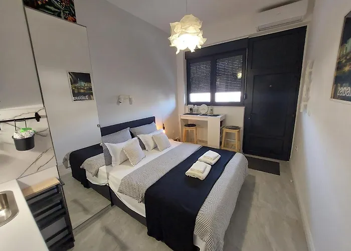 Lipotica Rooms